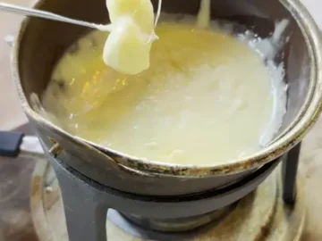 낭만 가득한 토론토 맛집 기행, 특별한 날을 위한 퐁듀 & 와인 이야기