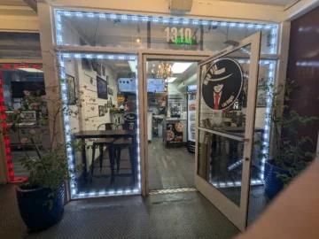 라스베이거스 컨테이너 파크 속 작은 맛집, Mob Pie의 특별한 피자 이야기