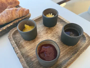 산토리니 이아 절경 맛집, 페트라 레스토랑에서 맛보는 황홀한 미식 여행