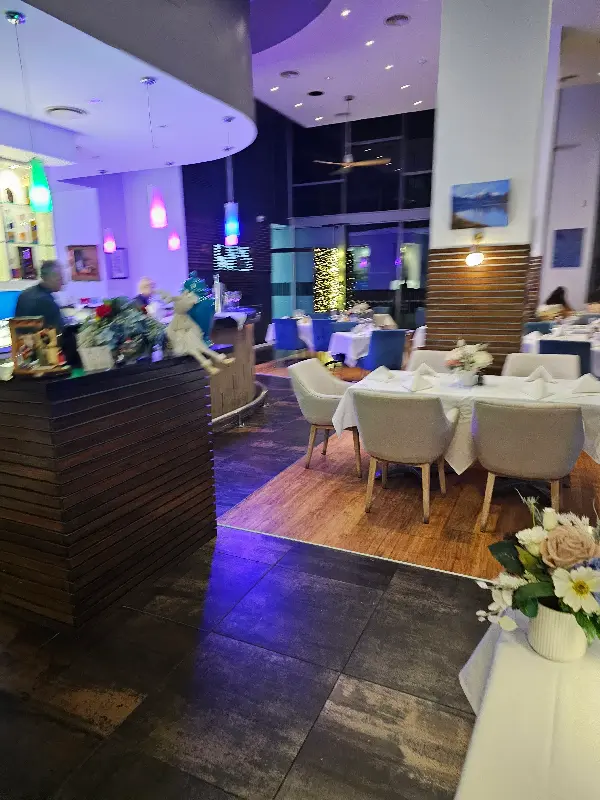 레스토랑 내부 전경