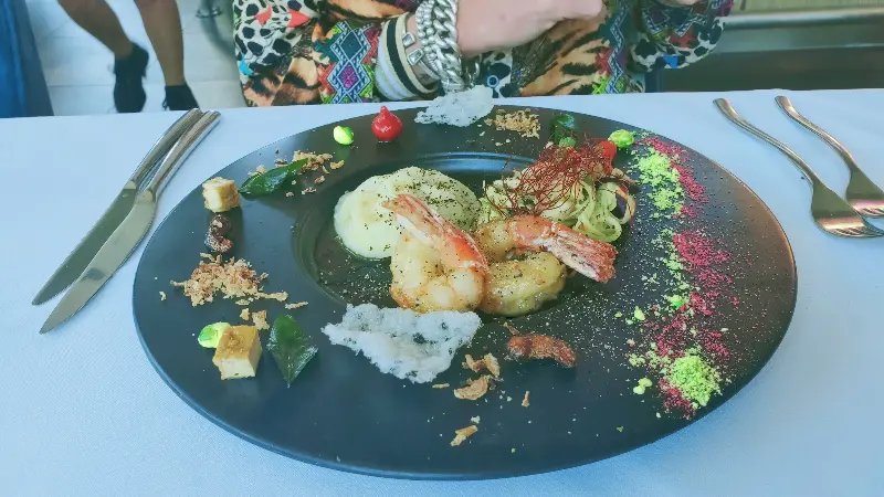 레스토랑 내부 장식