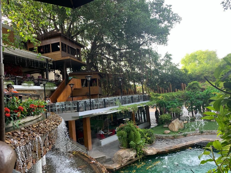 카페 건물 외관