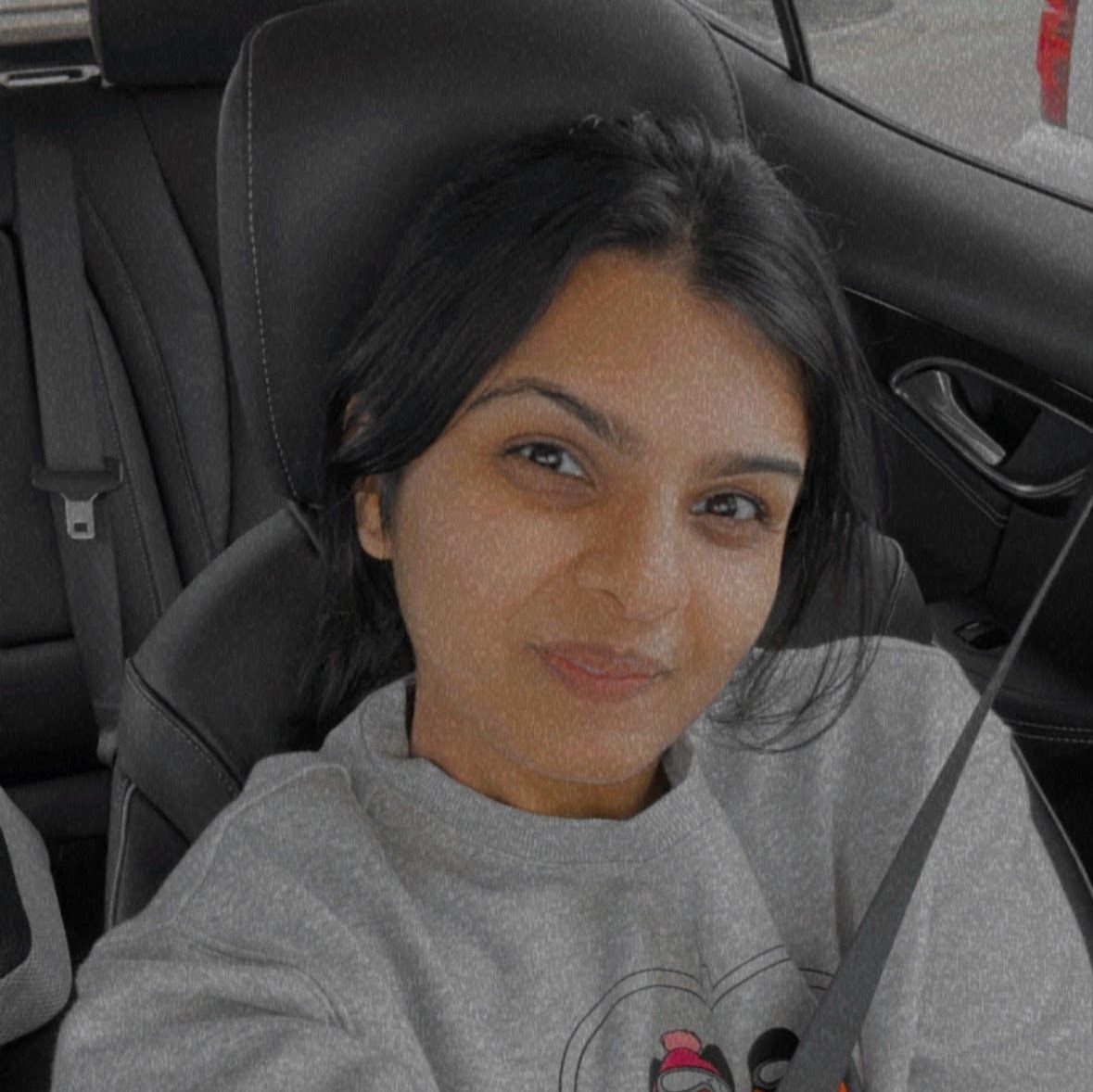 밝게 웃는 직원