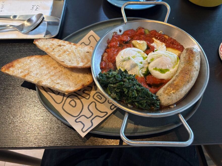 아속역 숨은 보석, 가디나 방콕 맛집: 미식 경험의 새로운 발견