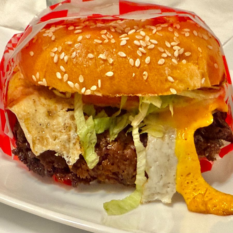 Monzo Burger 매장 간판