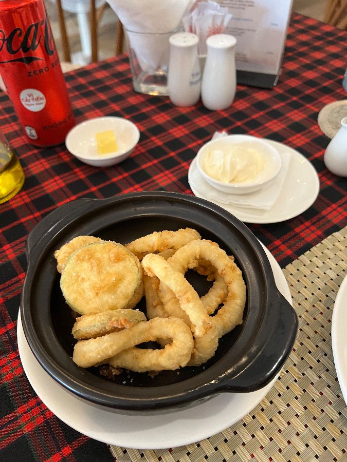 바삭함이 살아있는 오징어 튀김