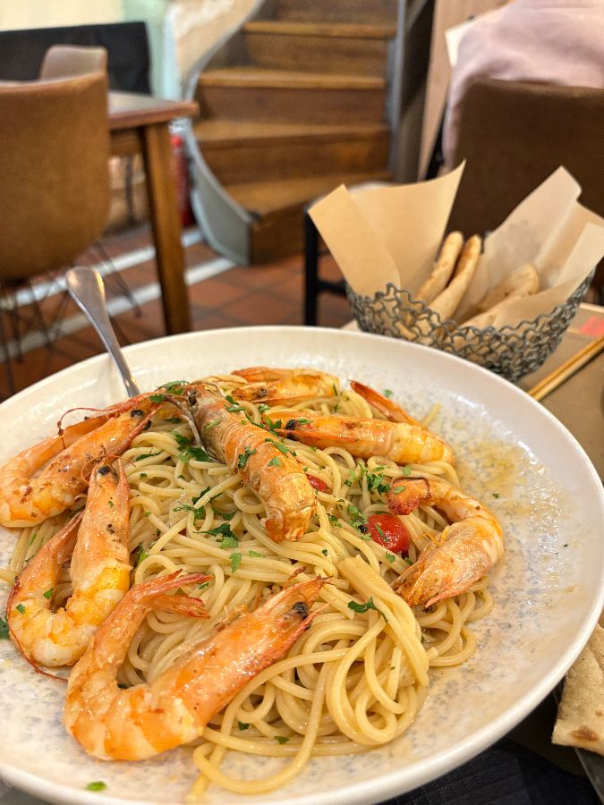 새우가 듬뿍 들어간 오일 파스타