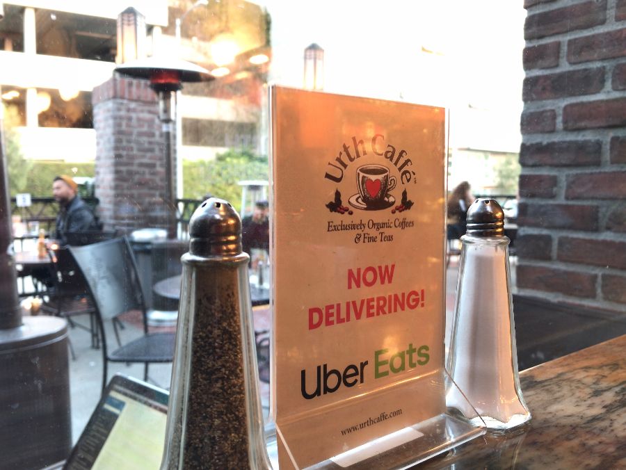 어스카페 테이블 세팅