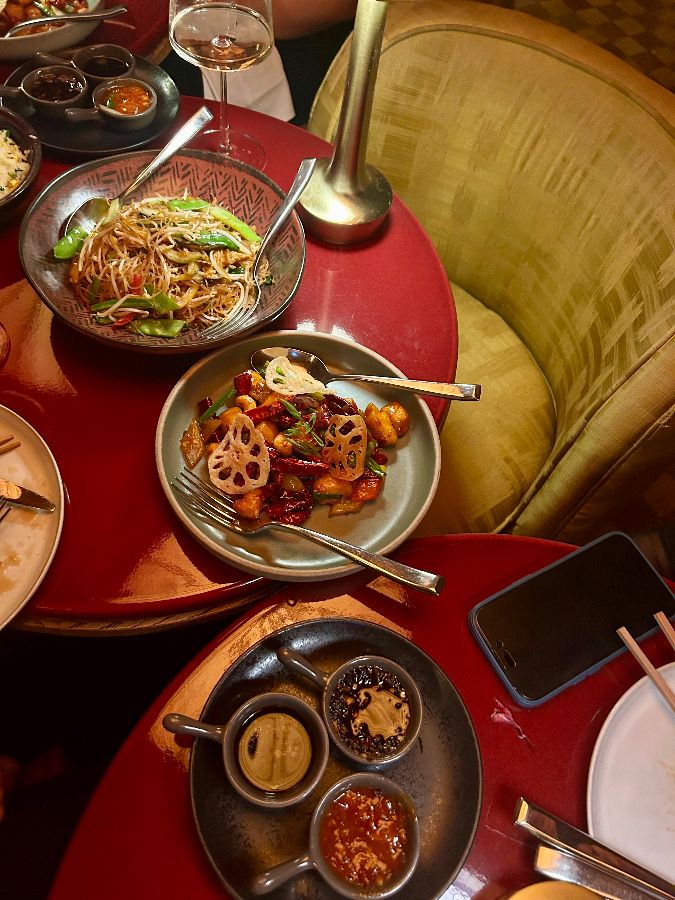 다양한 소스와 요리