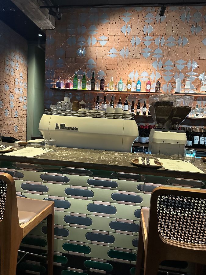 Alma 내부 인테리어