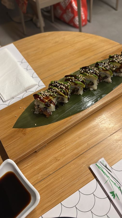 정갈함이 느껴지는 스시 플레이팅