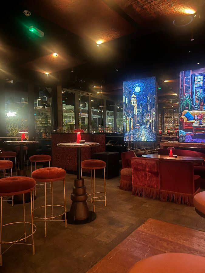 한적한 월요일 밤의 알마