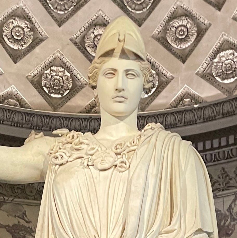 아테네 여신상과 장식