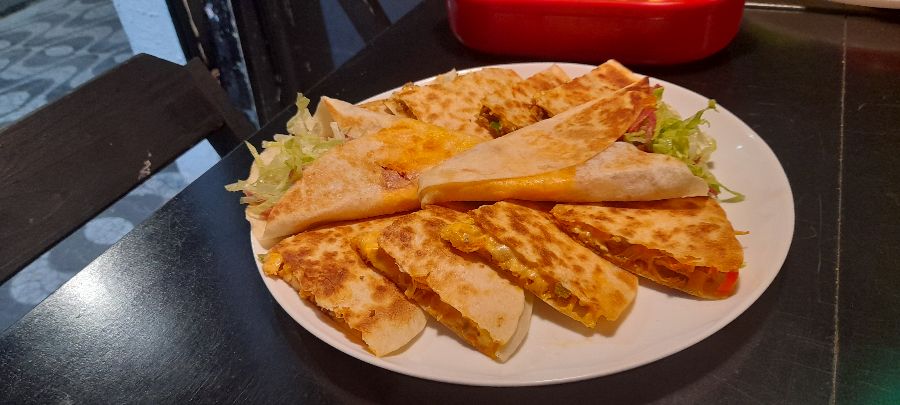 먹음직스러운 퀘사디아