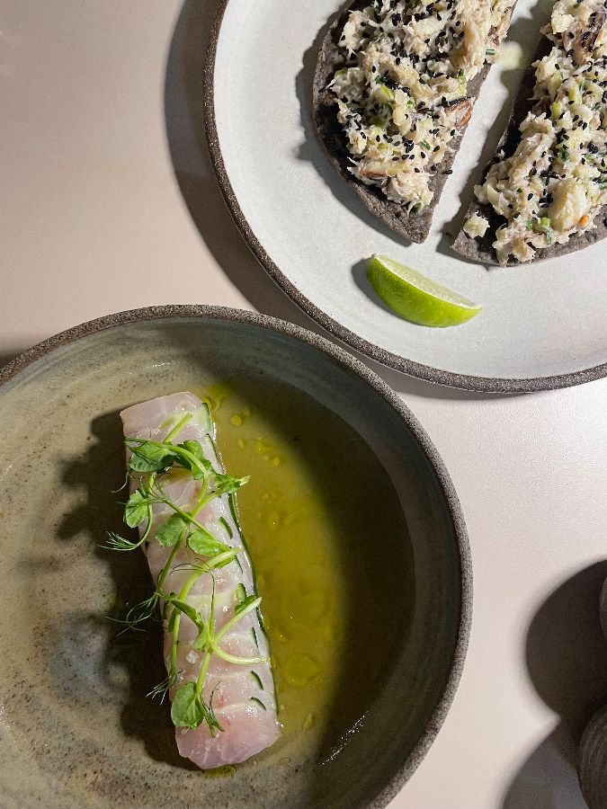 아름다운 플레이팅이 돋보이는 요리