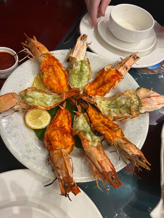 먹음직스러운 점보 새우 구이