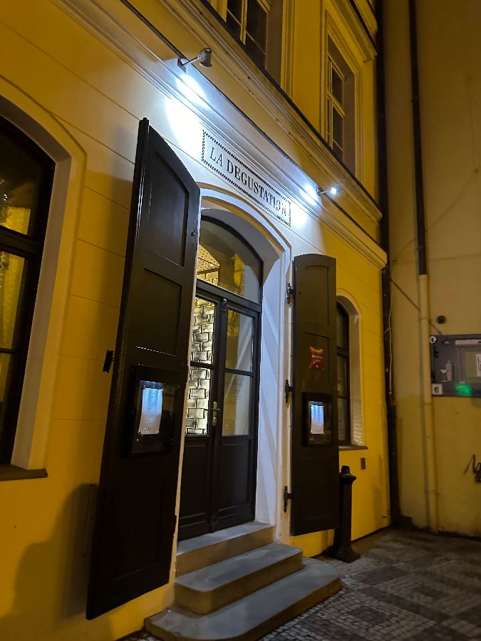 정갈한 테이블 세팅