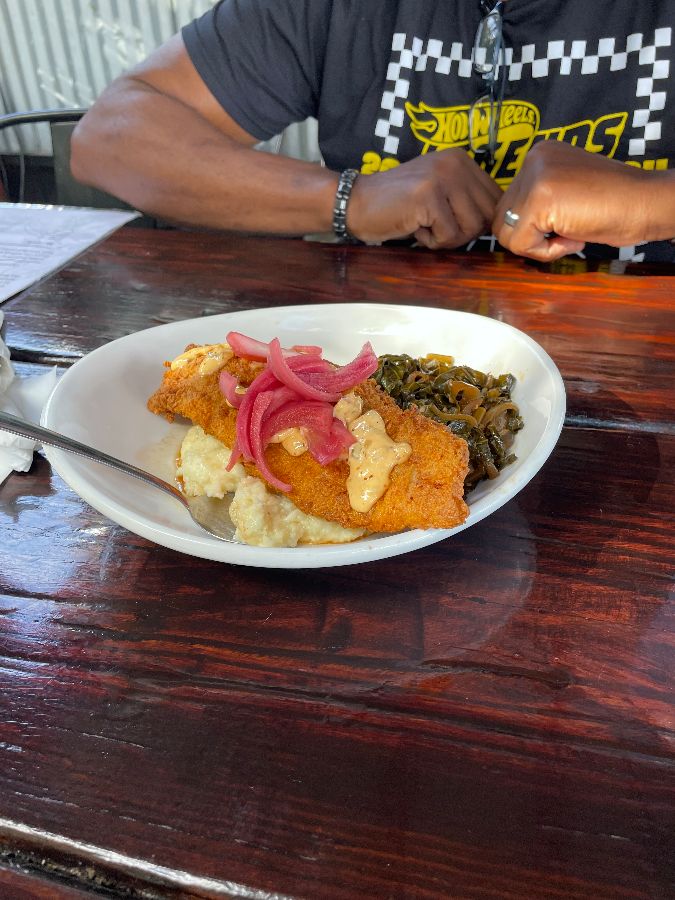 정감 가는 야외 테이블