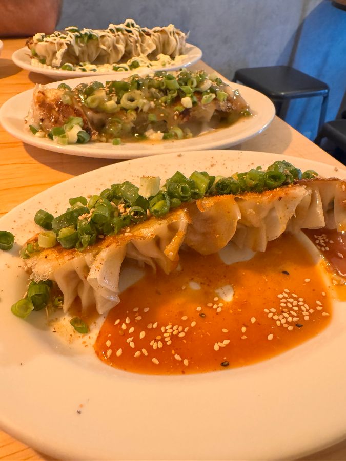 따뜻한 분위기의 가게 내부