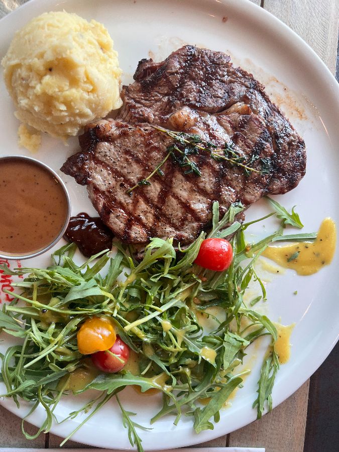 Famous Dave's Bar-B-Que 메뉴