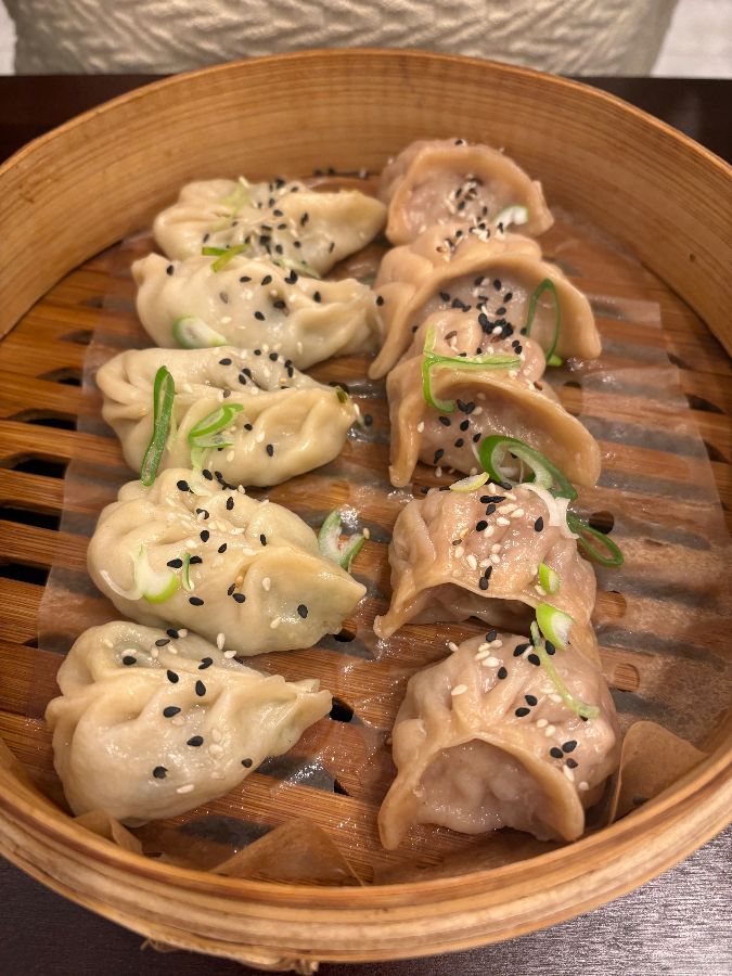 푸짐하게 담긴 음식