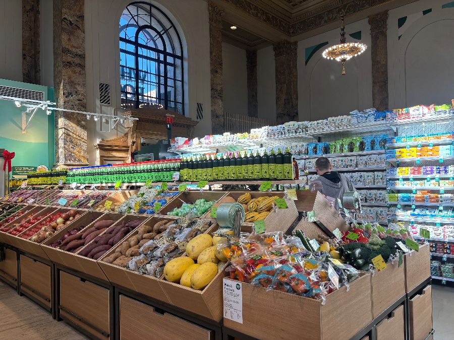 다양한 종류의 채소와 과일