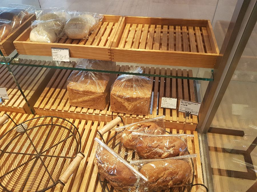 조선 델리의 아름다운 딸기 케이크