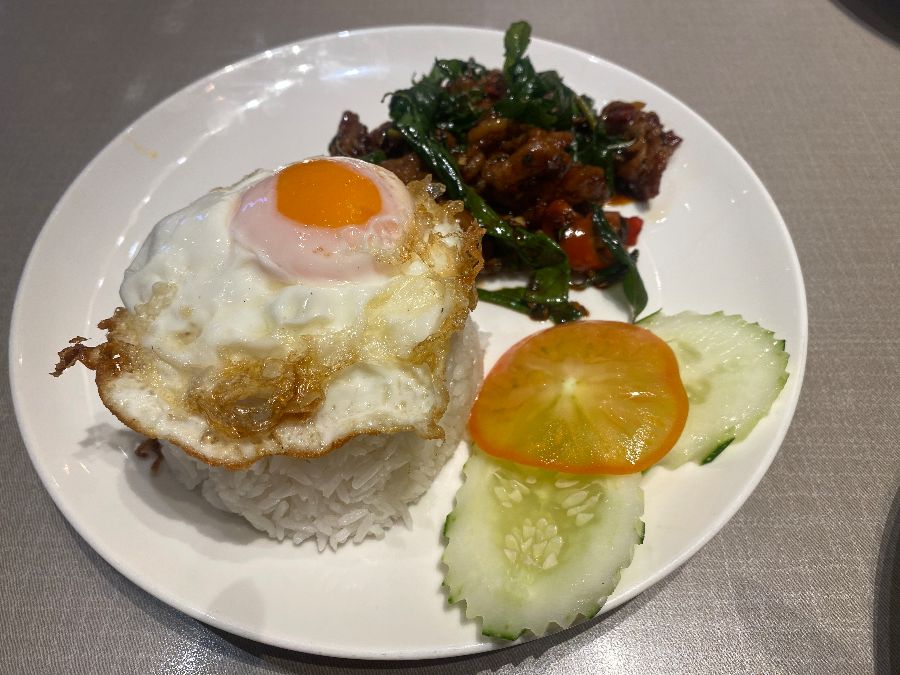 소고기 바질 볶음밥