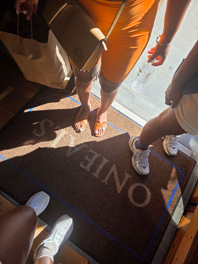 Onieal's on Grand 입구