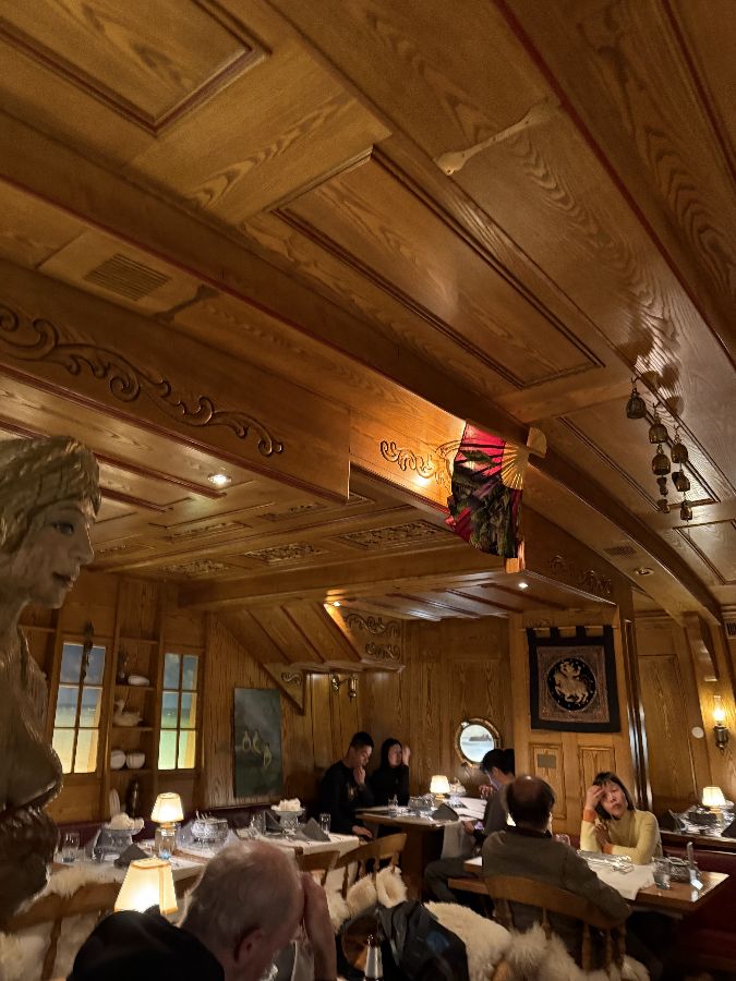 Rug Thai 내부 인테리어