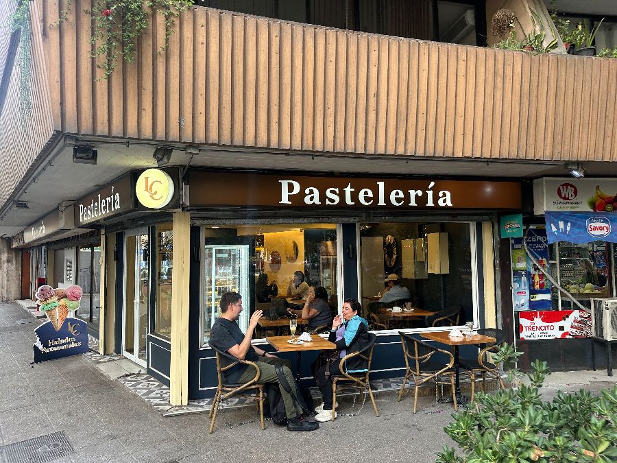 파스텔레리아 라 콜로니아 외부 전경