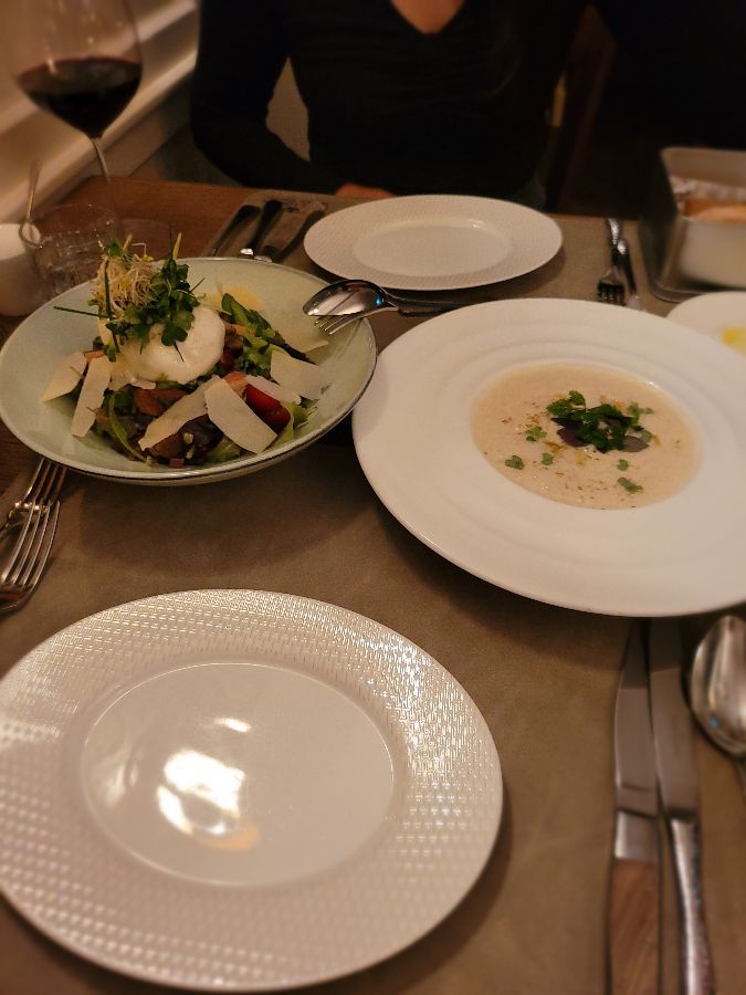 테이블 세팅 사진