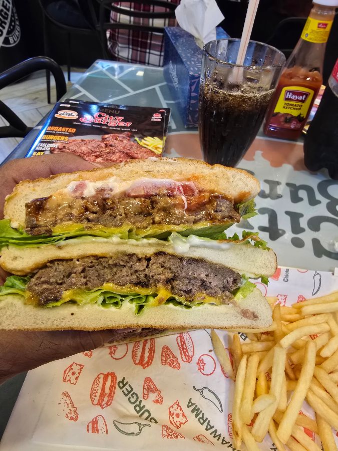 단면이 보이는 버거