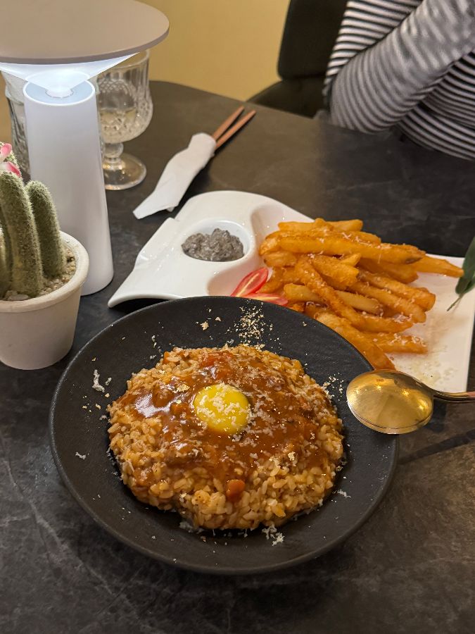 트러플 리조또와 감자튀김