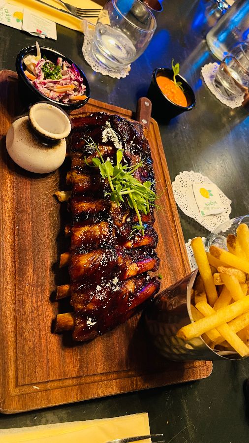 푸짐한 립 한 상 차림