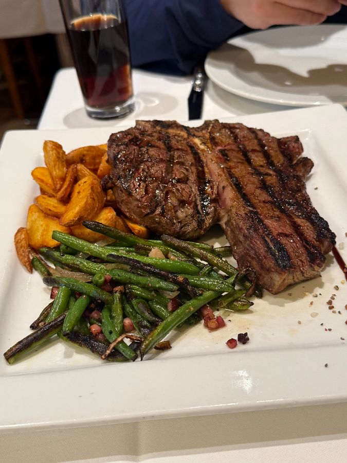 포터 스테이크와 웨지 감자