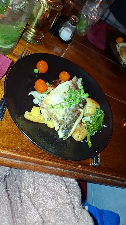 신선하고 맛있는 생선 요리