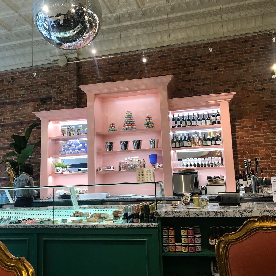 레이디 얌 내부 인테리어