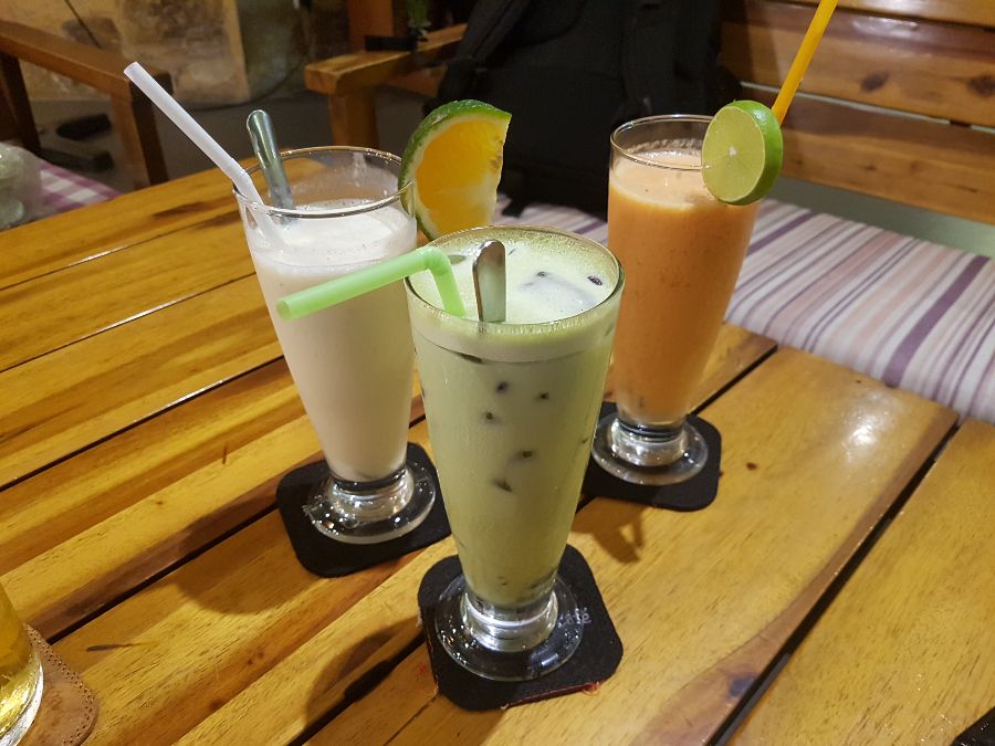 테이블 위의 음료