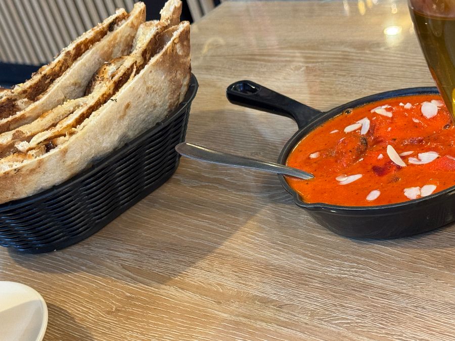 버터 치킨과 난