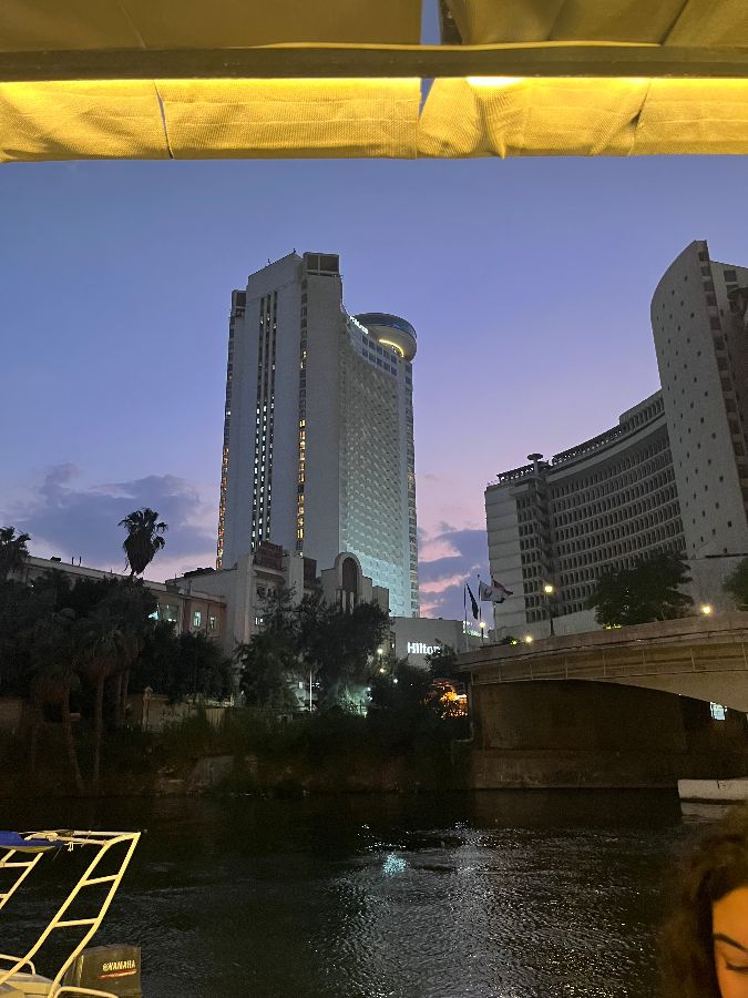 나일강변에서 바라본 도시 야경