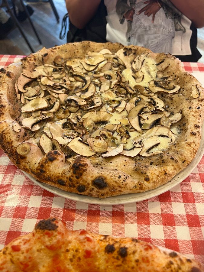 머쉬룸 트러플 피자의 클로즈업