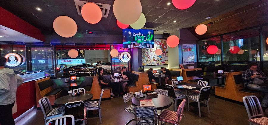 식당 내부 전경