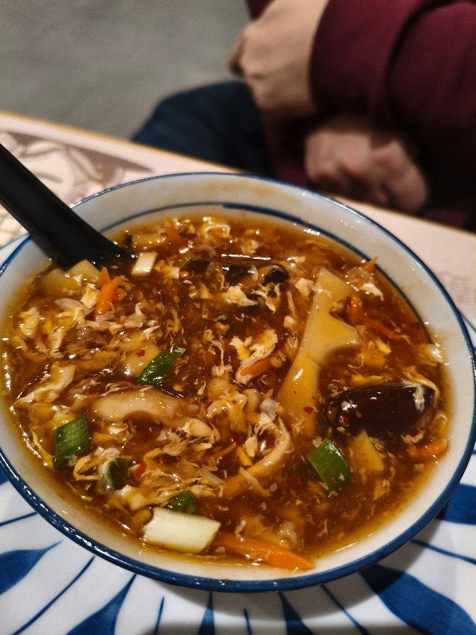 따뜻한 온기를 머금은 중국식 수프