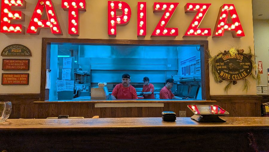 EAT PIZZA 네온사인