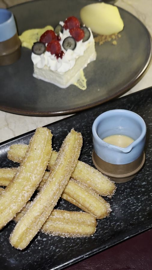 츄러스와 과일 케이크