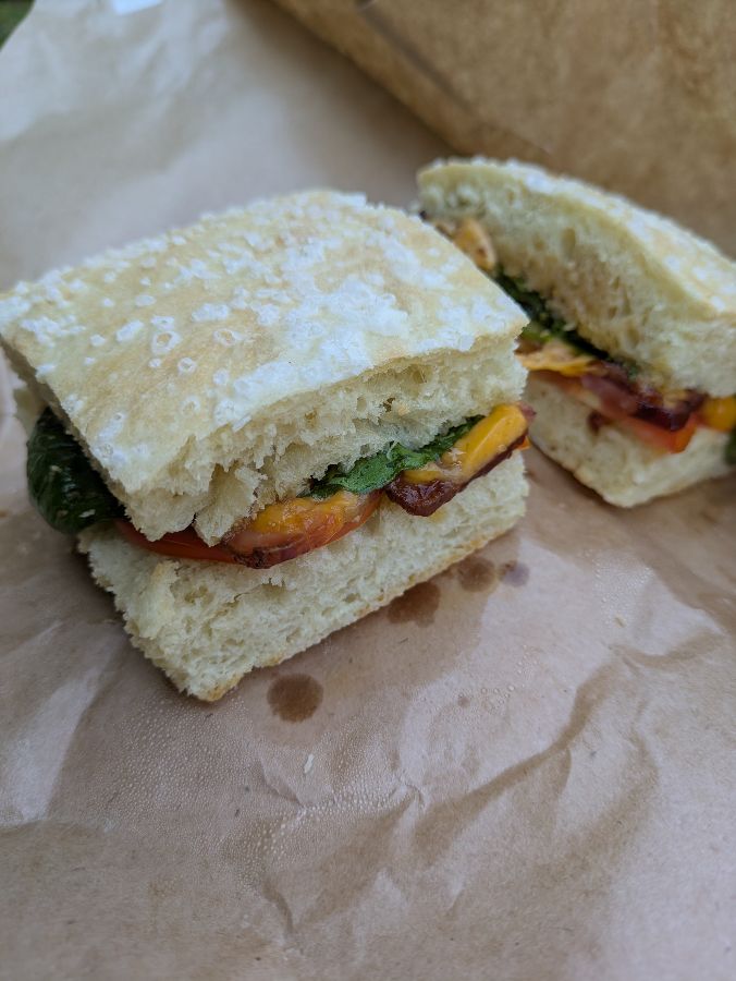 포카치아 샌드위치의 모습