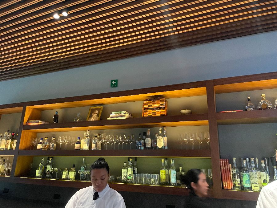 레스토랑 내부 바(Bar)의 모습