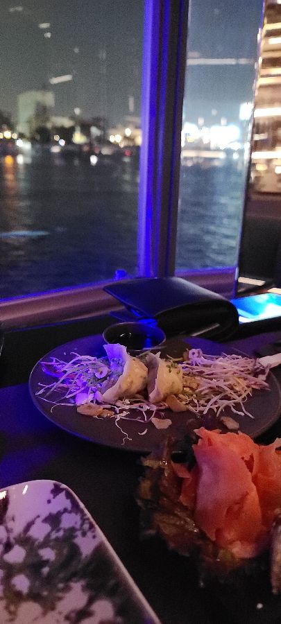 나일강 야경과 함께 즐기는 스시