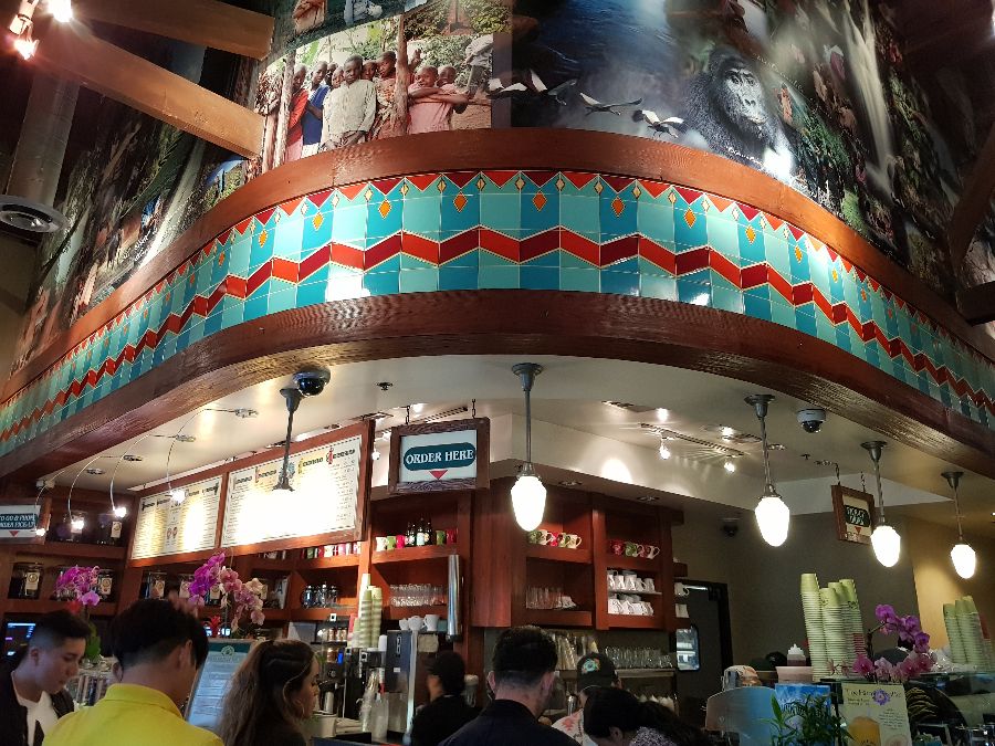 어스카페 내부 인테리어